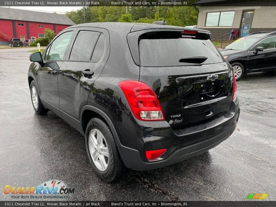 2021 Chevrolet Trax LS Mosaic Black Metallic / Jet Black Photo #8