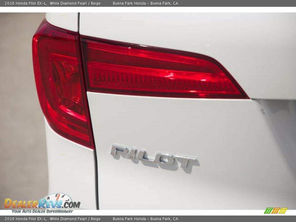 2016 Honda Pilot EX-L White Diamond Pearl / Beige Photo #10