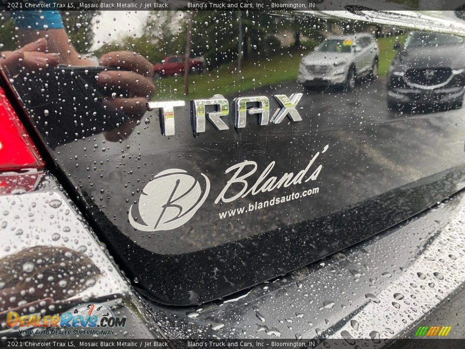 2021 Chevrolet Trax LS Mosaic Black Metallic / Jet Black Photo #31