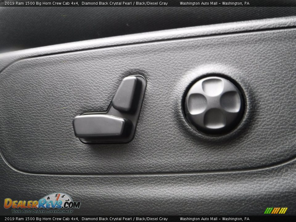 2019 Ram 1500 Big Horn Crew Cab 4x4 Diamond Black Crystal Pearl / Black/Diesel Gray Photo #23