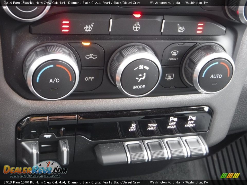 2019 Ram 1500 Big Horn Crew Cab 4x4 Diamond Black Crystal Pearl / Black/Diesel Gray Photo #31