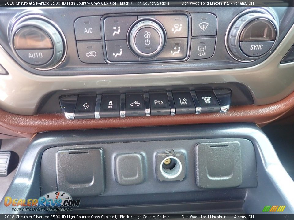 Controls of 2018 Chevrolet Silverado 3500HD High Country Crew Cab 4x4 Photo #33