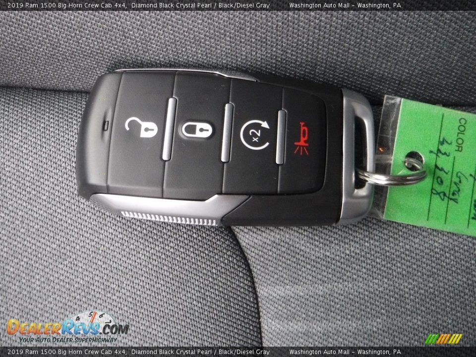 2019 Ram 1500 Big Horn Crew Cab 4x4 Diamond Black Crystal Pearl / Black/Diesel Gray Photo #36