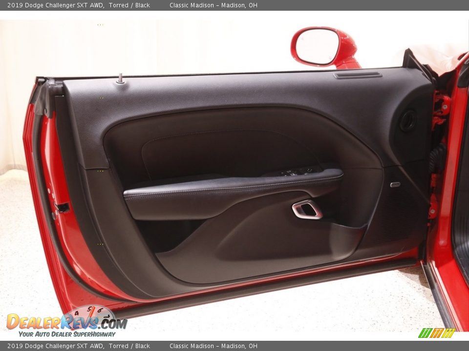 Door Panel of 2019 Dodge Challenger SXT AWD Photo #4