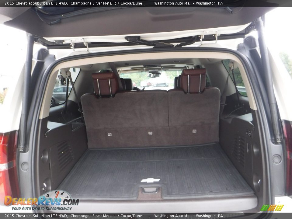 2015 Chevrolet Suburban LTZ 4WD Champagne Silver Metallic / Cocoa/Dune Photo #35