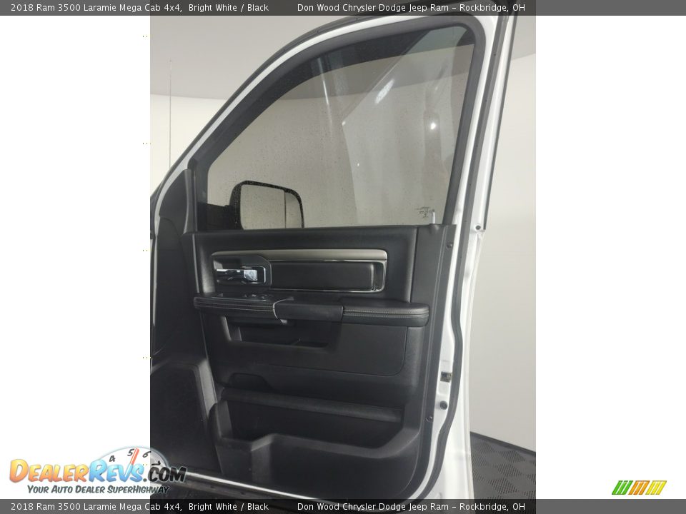 2018 Ram 3500 Laramie Mega Cab 4x4 Bright White / Black Photo #28