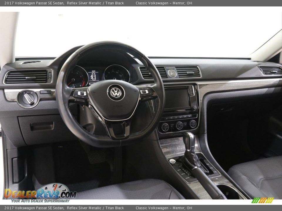 2017 Volkswagen Passat SE Sedan Reflex Silver Metallic / Titan Black Photo #6