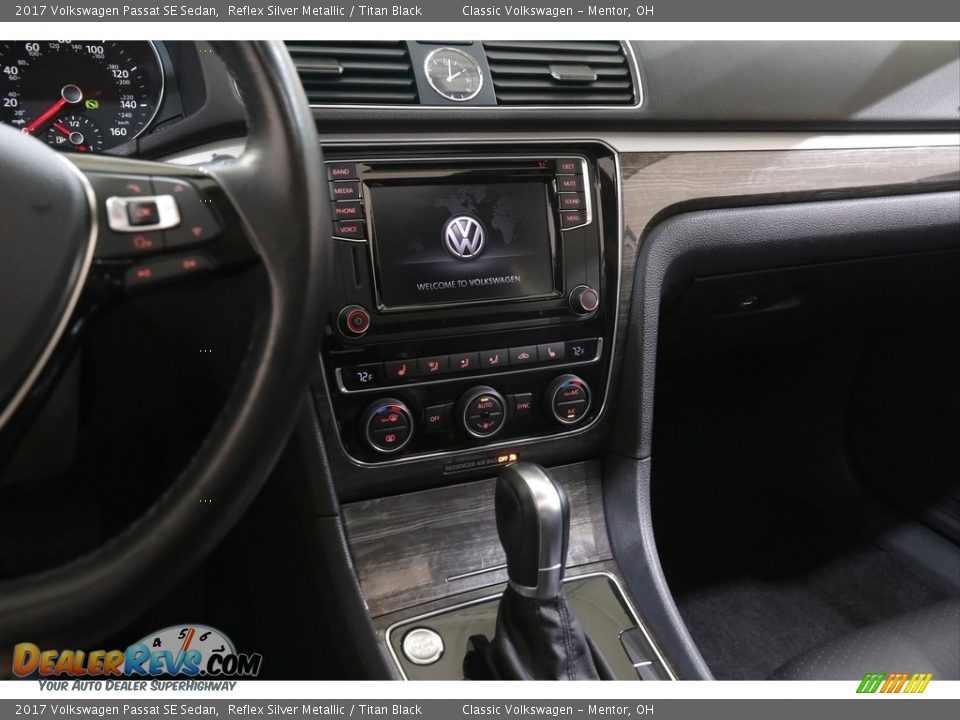 2017 Volkswagen Passat SE Sedan Reflex Silver Metallic / Titan Black Photo #9