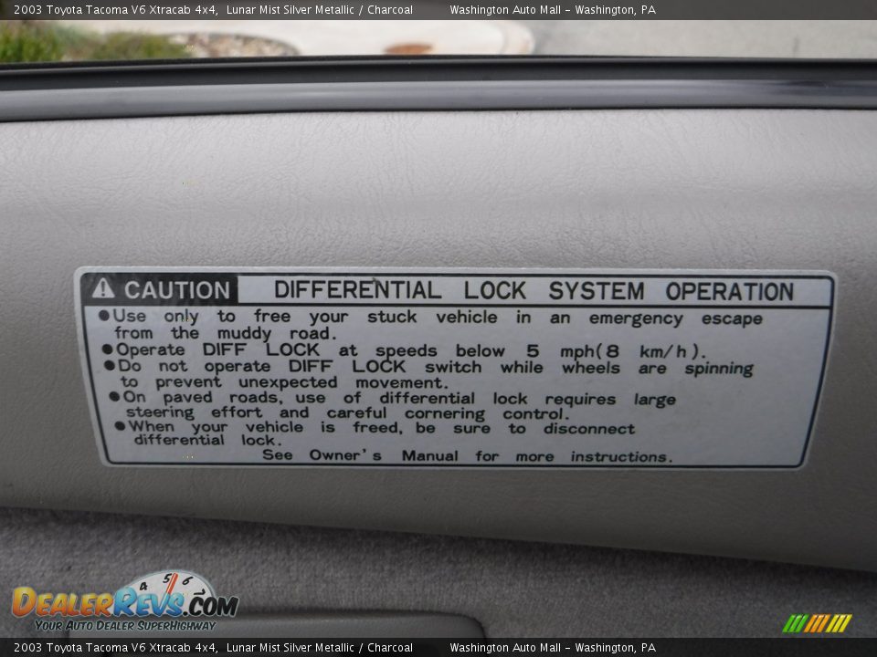 2003 Toyota Tacoma V6 Xtracab 4x4 Lunar Mist Silver Metallic / Charcoal Photo #4