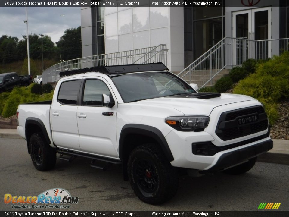 Front 3/4 View of 2019 Toyota Tacoma TRD Pro Double Cab 4x4 Photo #1