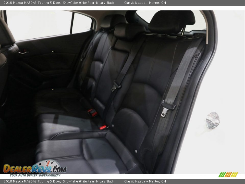 2018 Mazda MAZDA3 Touring 5 Door Snowflake White Pearl Mica / Black Photo #19