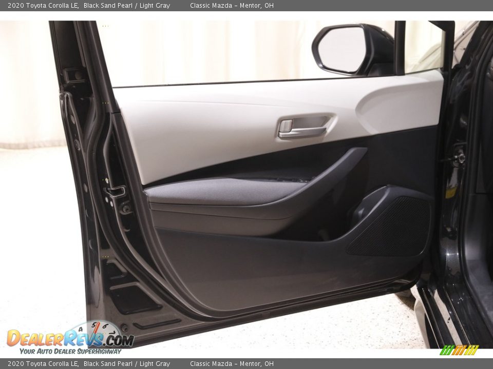 2020 Toyota Corolla LE Black Sand Pearl / Light Gray Photo #4