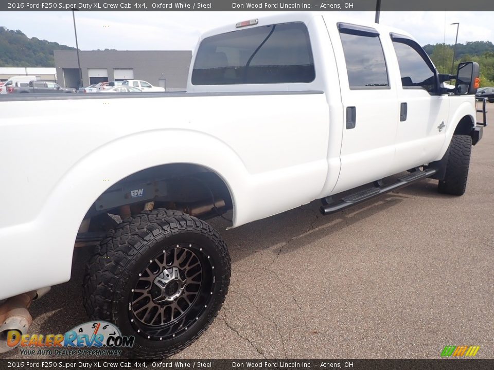 2016 Ford F250 Super Duty XL Crew Cab 4x4 Oxford White / Steel Photo #17