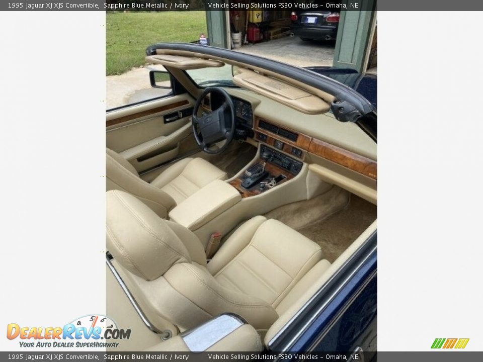 Dashboard of 1995 Jaguar XJ XJS Convertible Photo #4