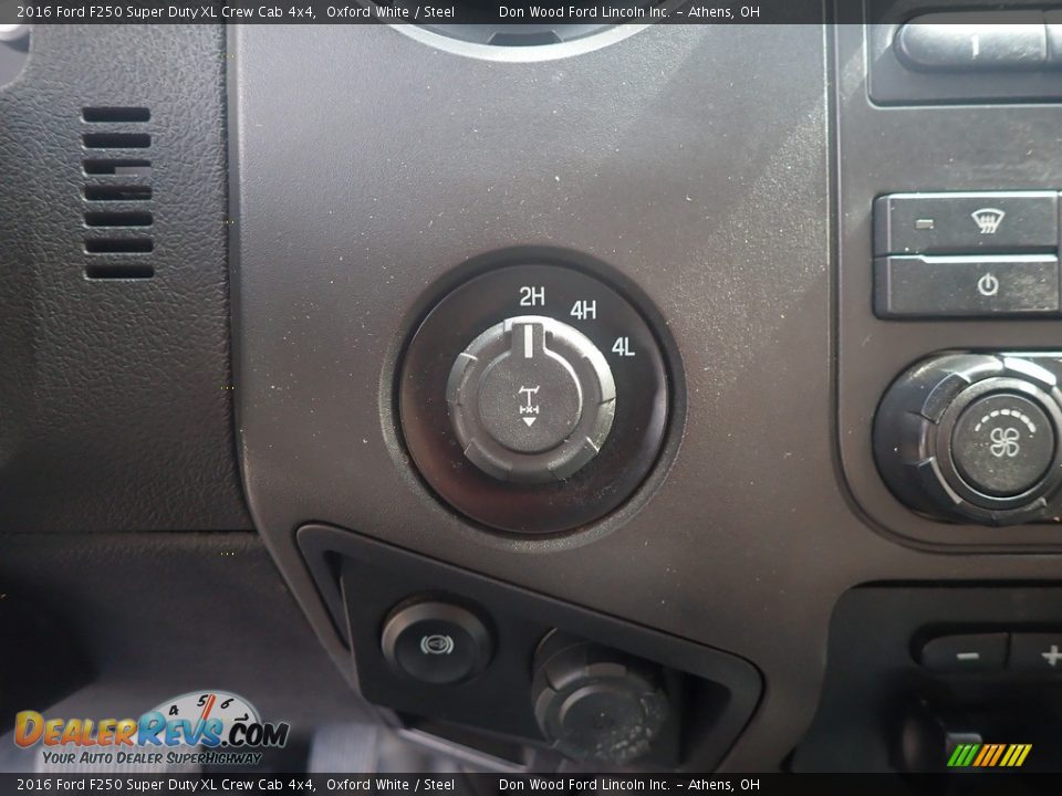 2016 Ford F250 Super Duty XL Crew Cab 4x4 Oxford White / Steel Photo #30