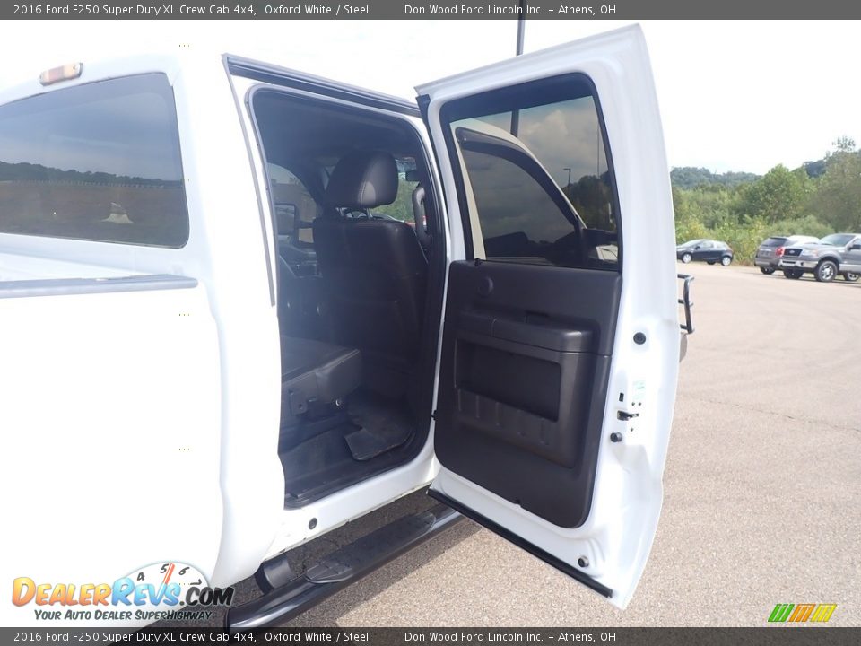 2016 Ford F250 Super Duty XL Crew Cab 4x4 Oxford White / Steel Photo #36