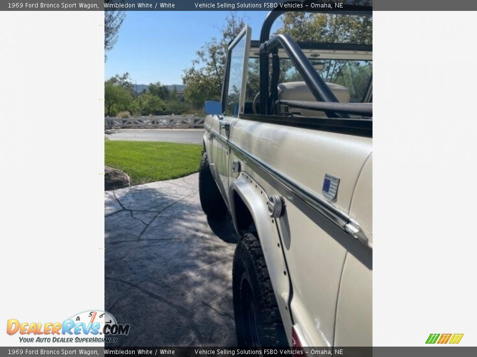 1969 Ford Bronco Sport Wagon Wimbledon White / White Photo #24