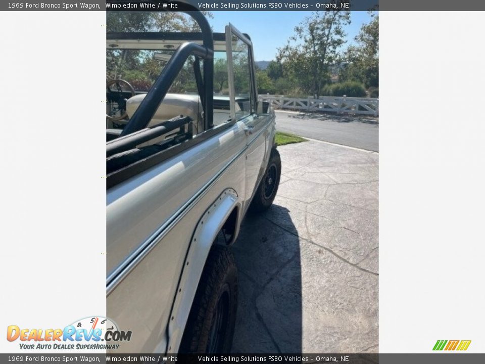 1969 Ford Bronco Sport Wagon Wimbledon White / White Photo #25