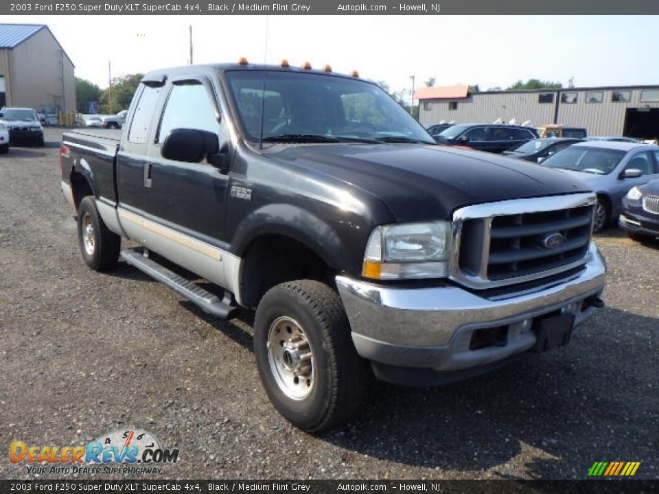 2003 Ford F250 Super Duty XLT SuperCab 4x4 Black / Medium Flint Grey Photo #3