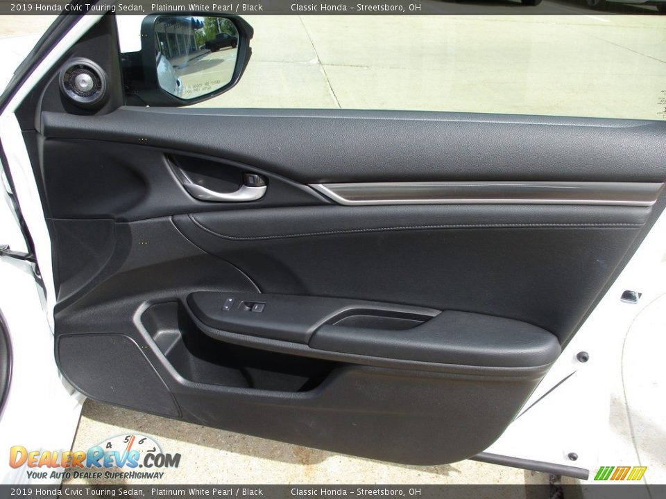 2019 Honda Civic Touring Sedan Platinum White Pearl / Black Photo #14