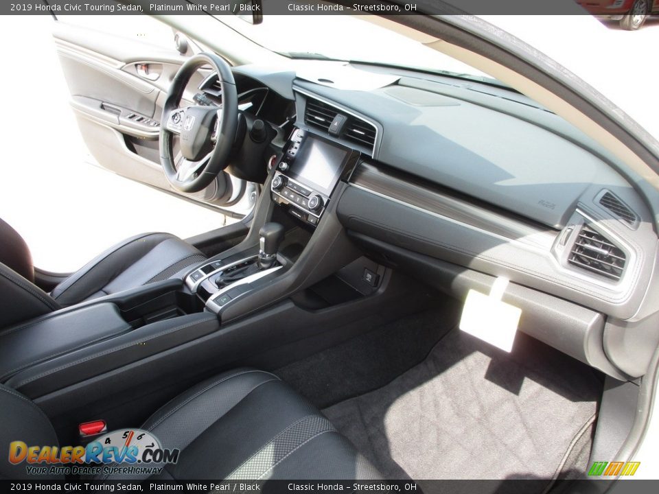 2019 Honda Civic Touring Sedan Platinum White Pearl / Black Photo #15