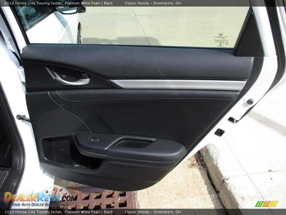 2019 Honda Civic Touring Sedan Platinum White Pearl / Black Photo #18