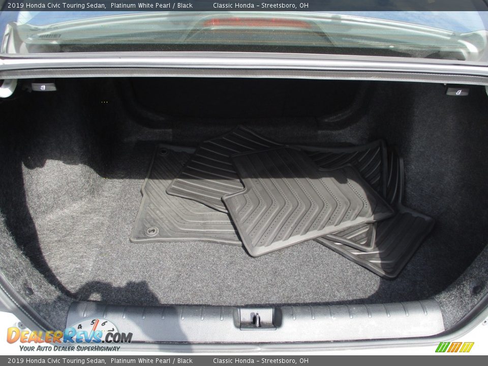 2019 Honda Civic Touring Sedan Platinum White Pearl / Black Photo #21