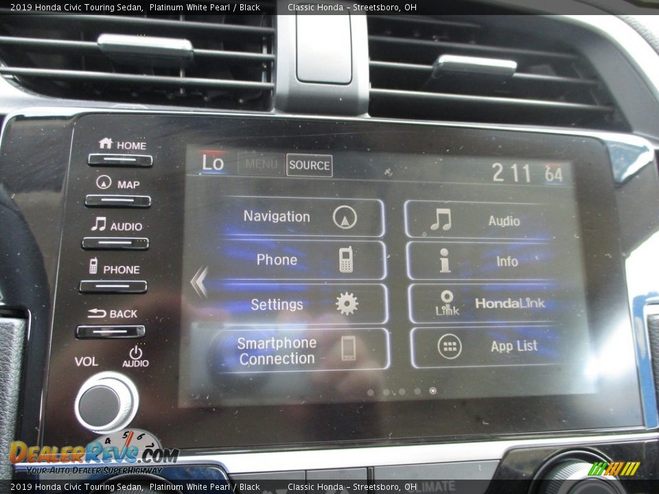 2019 Honda Civic Touring Sedan Platinum White Pearl / Black Photo #36