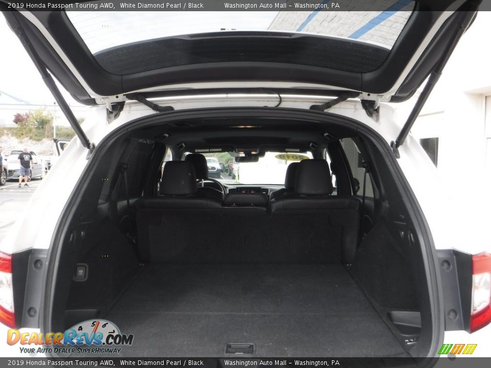 2019 Honda Passport Touring AWD White Diamond Pearl / Black Photo #30