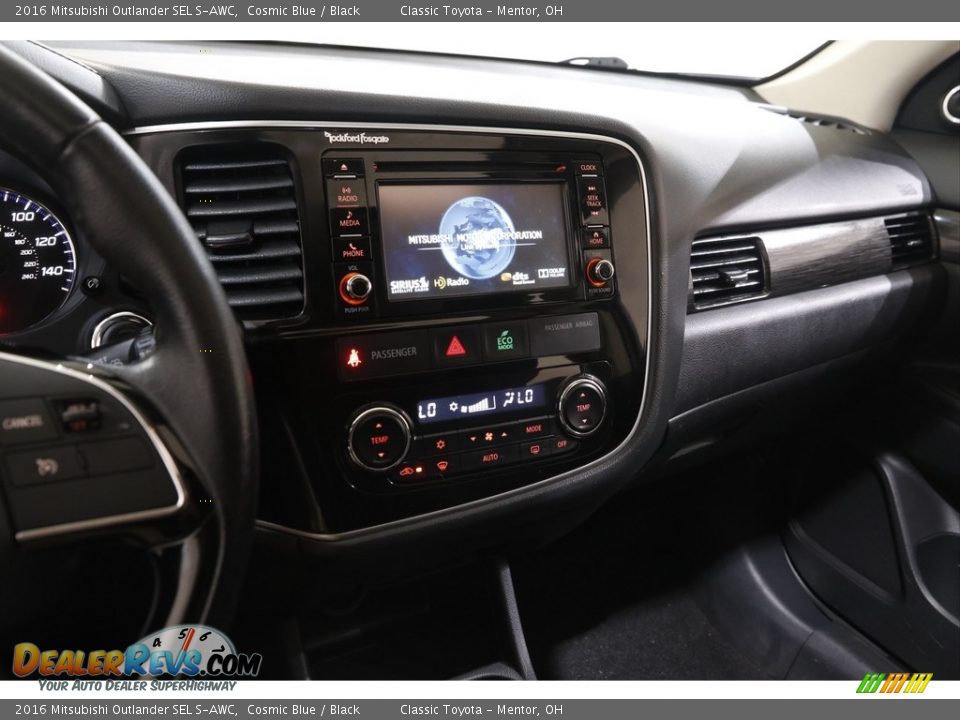 Controls of 2016 Mitsubishi Outlander SEL S-AWC Photo #9