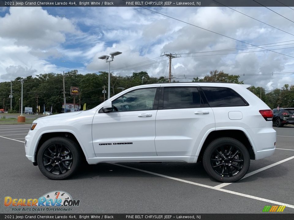 2021 Jeep Grand Cherokee Laredo 4x4 Bright White / Black Photo #4