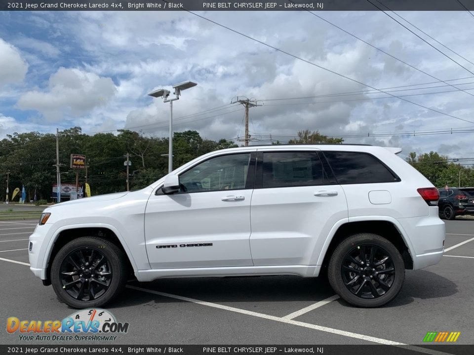 Bright White 2021 Jeep Grand Cherokee Laredo 4x4 Photo #4