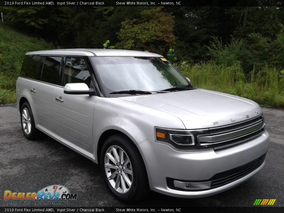 Front 3/4 View of 2019 Ford Flex Limited AWD Photo #4