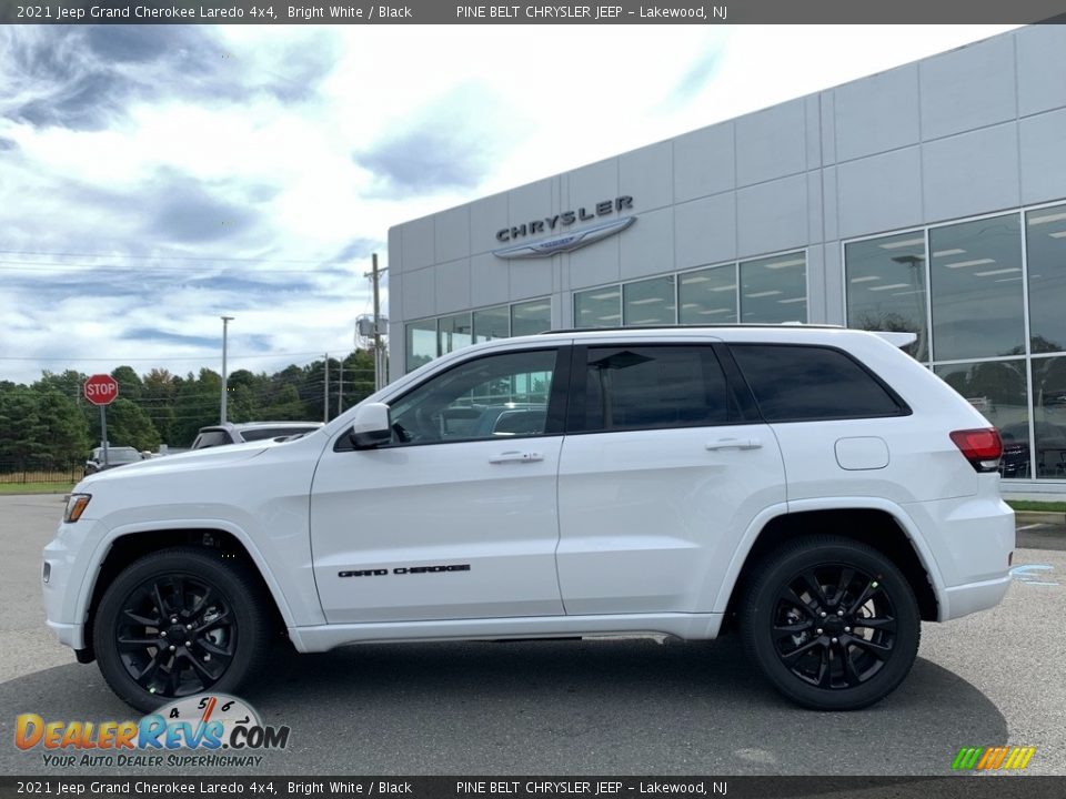 2021 Jeep Grand Cherokee Laredo 4x4 Bright White / Black Photo #4