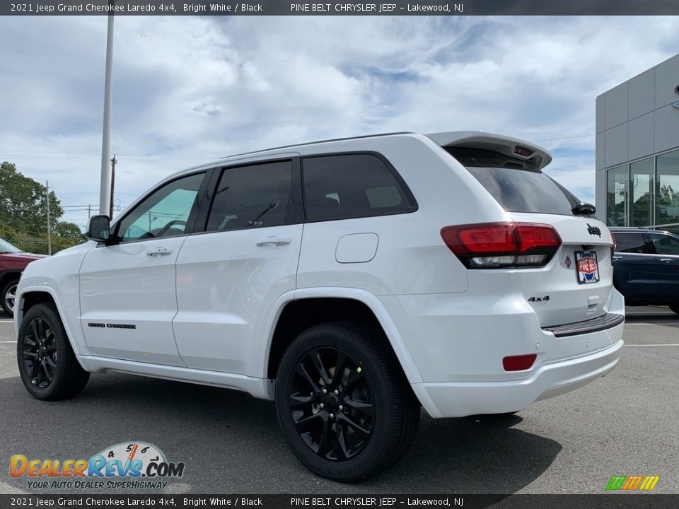 2021 Jeep Grand Cherokee Laredo 4x4 Bright White / Black Photo #6