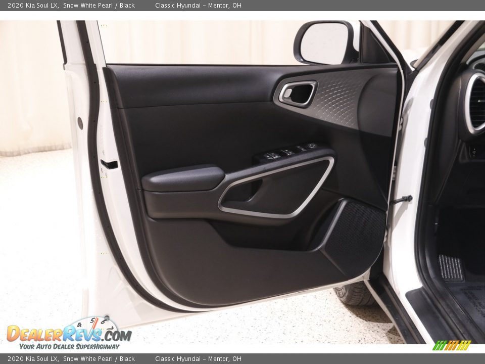 2020 Kia Soul LX Snow White Pearl / Black Photo #4