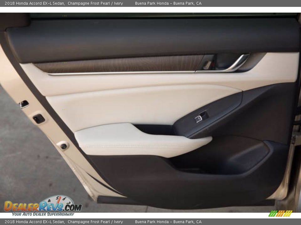 2018 Honda Accord EX-L Sedan Champagne Frost Pearl / Ivory Photo #31