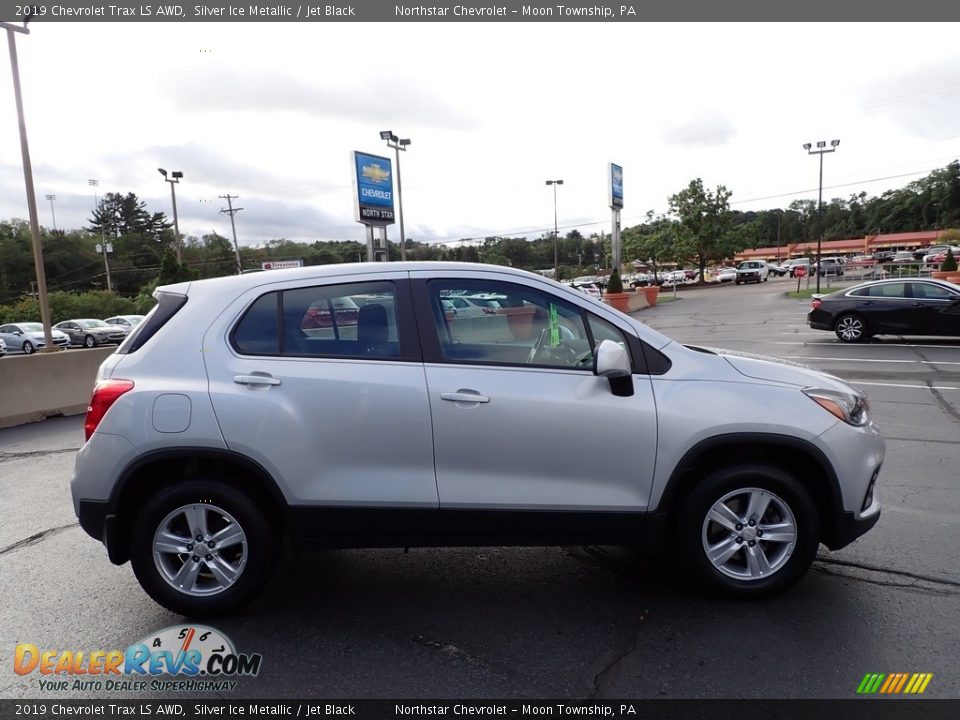 2019 Chevrolet Trax LS AWD Silver Ice Metallic / Jet Black Photo #10