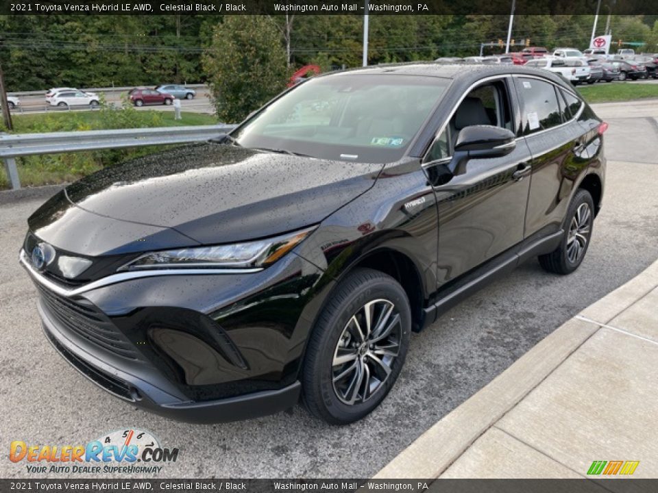 Front 3/4 View of 2021 Toyota Venza Hybrid LE AWD Photo #7