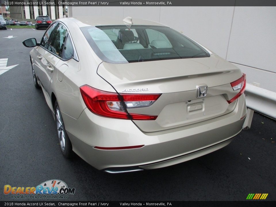 2018 Honda Accord LX Sedan Champagne Frost Pearl / Ivory Photo #3