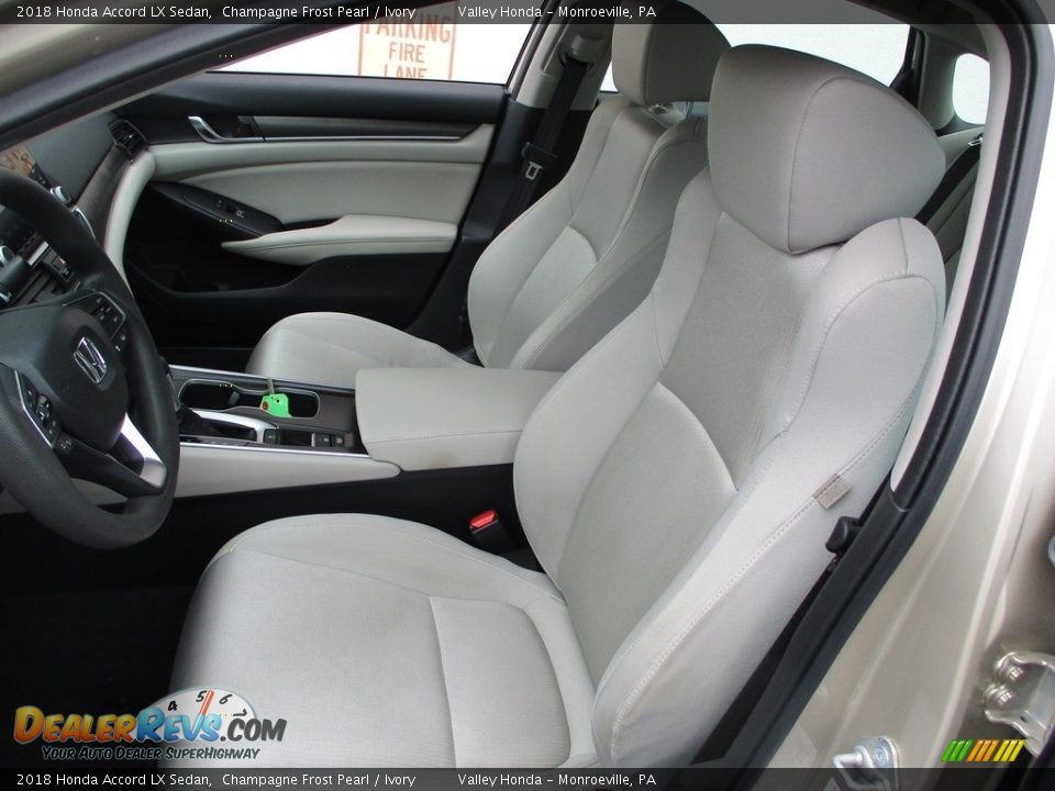 2018 Honda Accord LX Sedan Champagne Frost Pearl / Ivory Photo #11