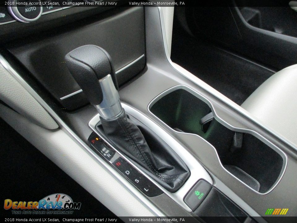 2018 Honda Accord LX Sedan Champagne Frost Pearl / Ivory Photo #16