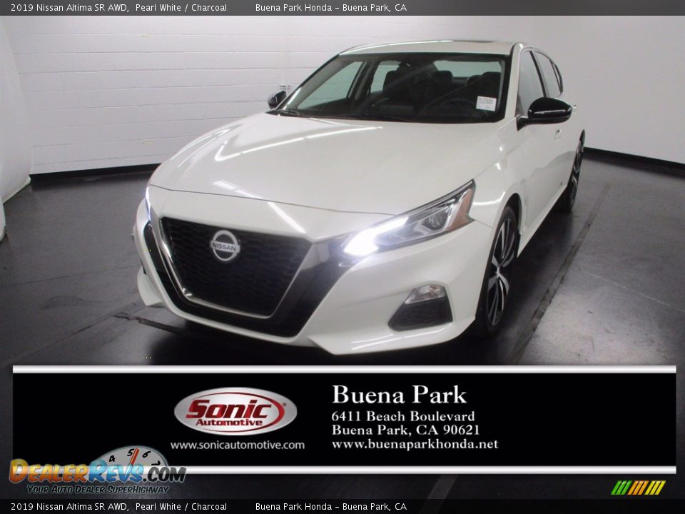 2019 Nissan Altima SR AWD Pearl White / Charcoal Photo #1