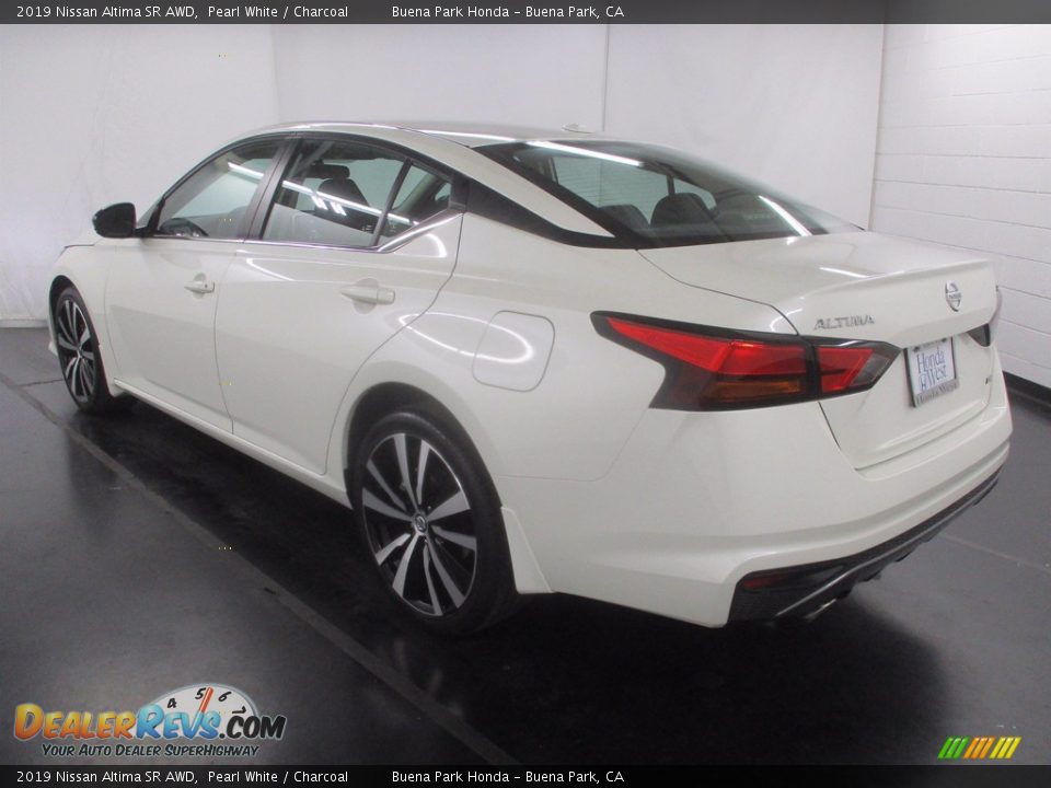 2019 Nissan Altima SR AWD Pearl White / Charcoal Photo #5