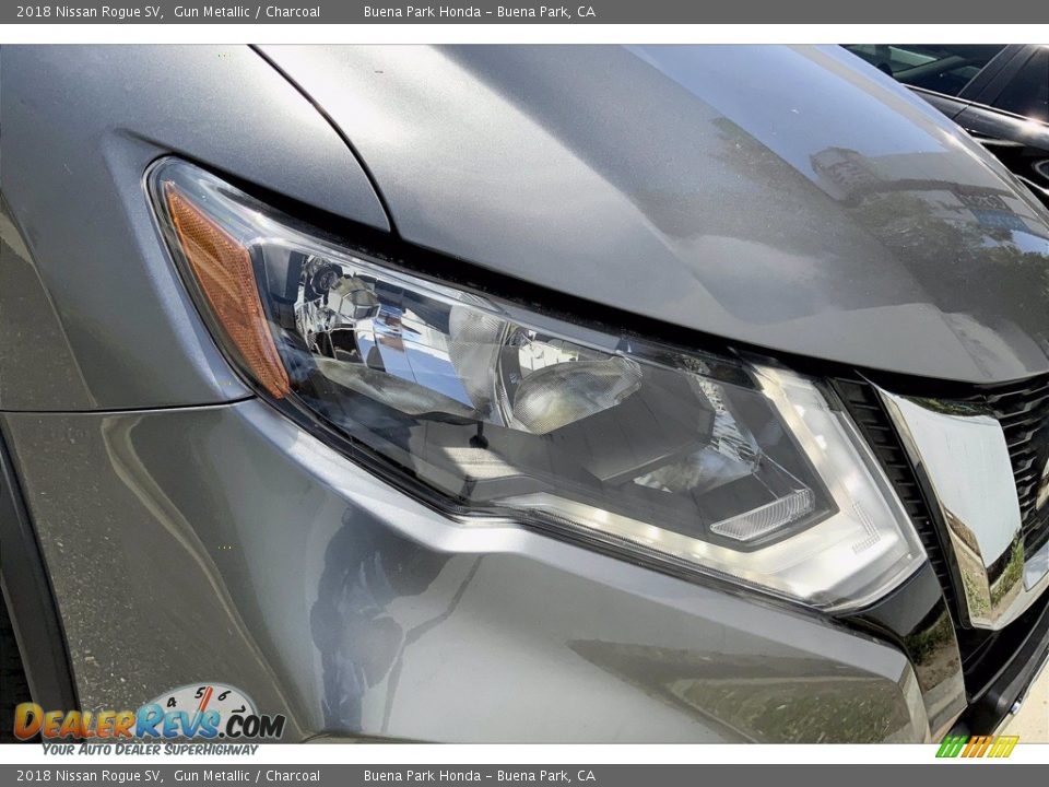 2018 Nissan Rogue SV Gun Metallic / Charcoal Photo #29
