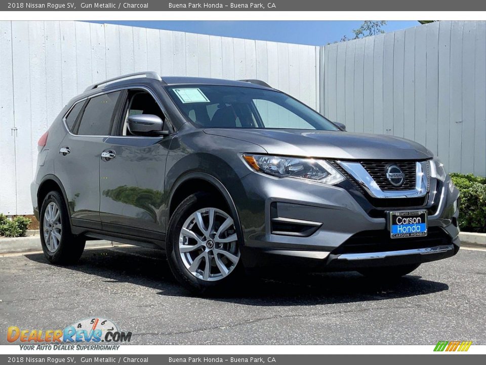 Front 3/4 View of 2018 Nissan Rogue SV Photo #36