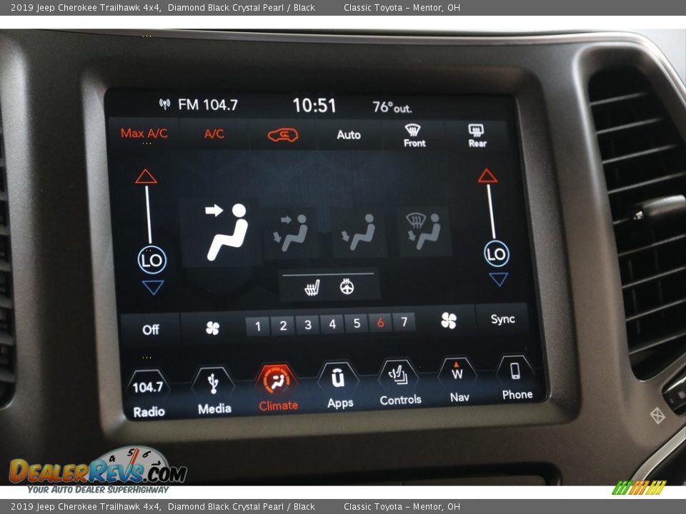 2019 Jeep Cherokee Trailhawk 4x4 Diamond Black Crystal Pearl / Black Photo #10