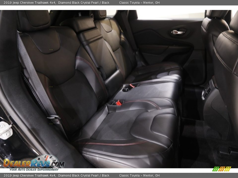 2019 Jeep Cherokee Trailhawk 4x4 Diamond Black Crystal Pearl / Black Photo #17