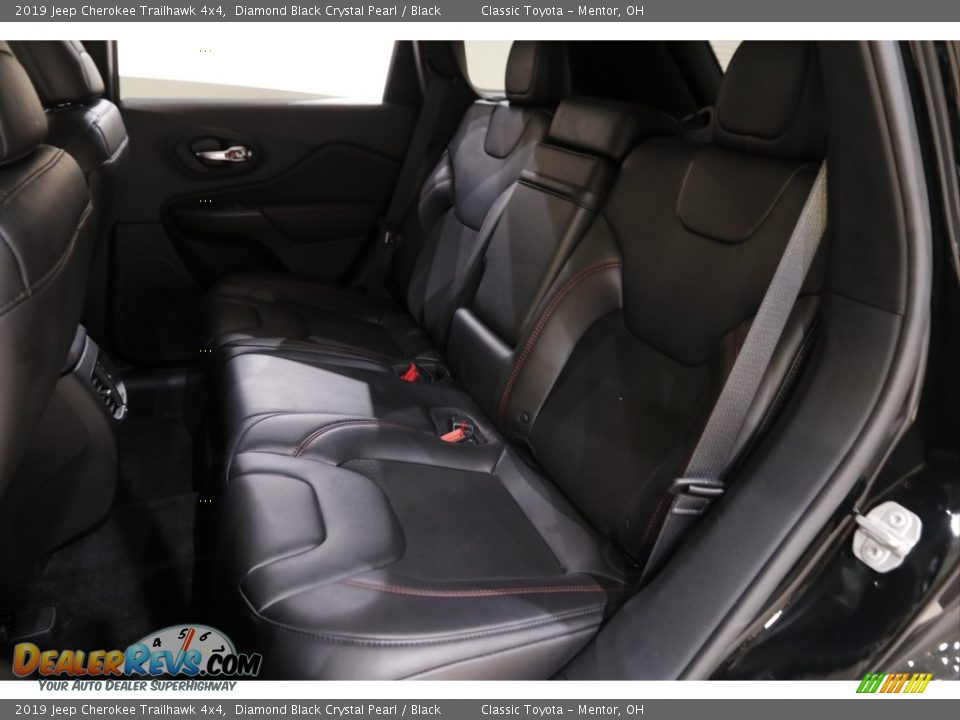 2019 Jeep Cherokee Trailhawk 4x4 Diamond Black Crystal Pearl / Black Photo #18