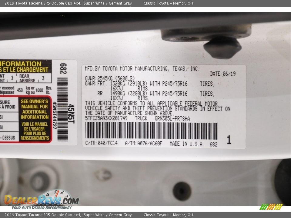 2019 Toyota Tacoma SR5 Double Cab 4x4 Super White / Cement Gray Photo #18